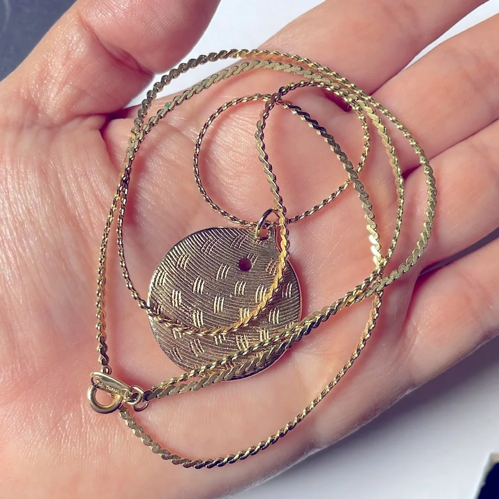 Vintage Trifari gold tone Necklace